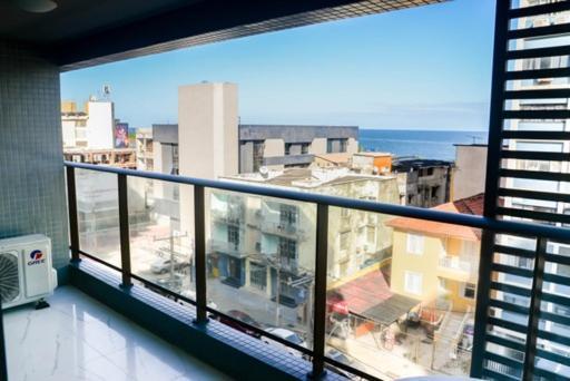 Smart Farol Da Barra - Vista Mar Com Varanda Arejada Apartamento Salvador